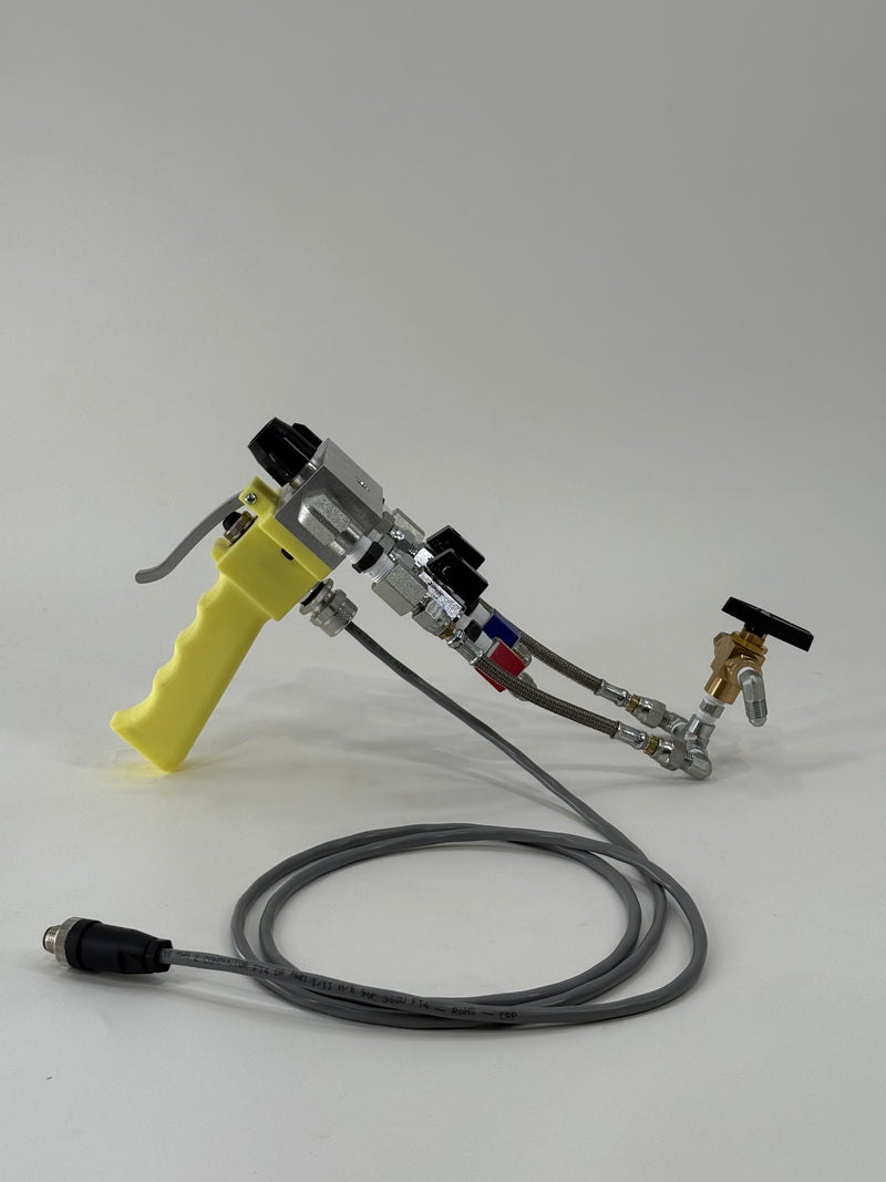 Foam Titan low-pressure spray foam gun